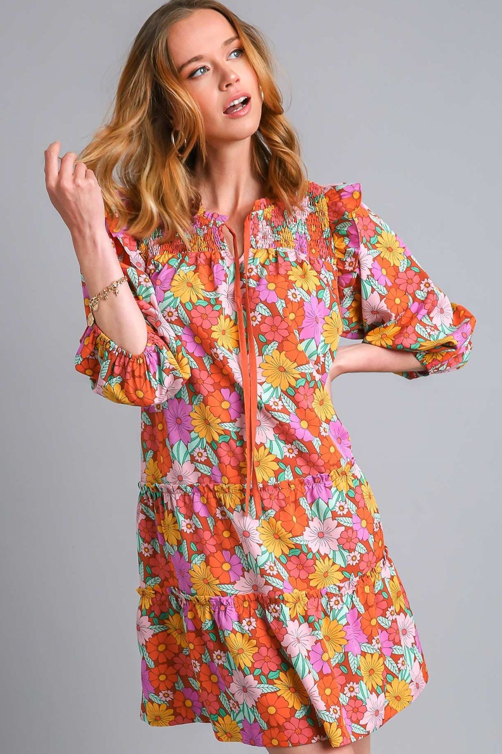Vestido de Mujer con Estampado de Flores y Cuello con Lazo