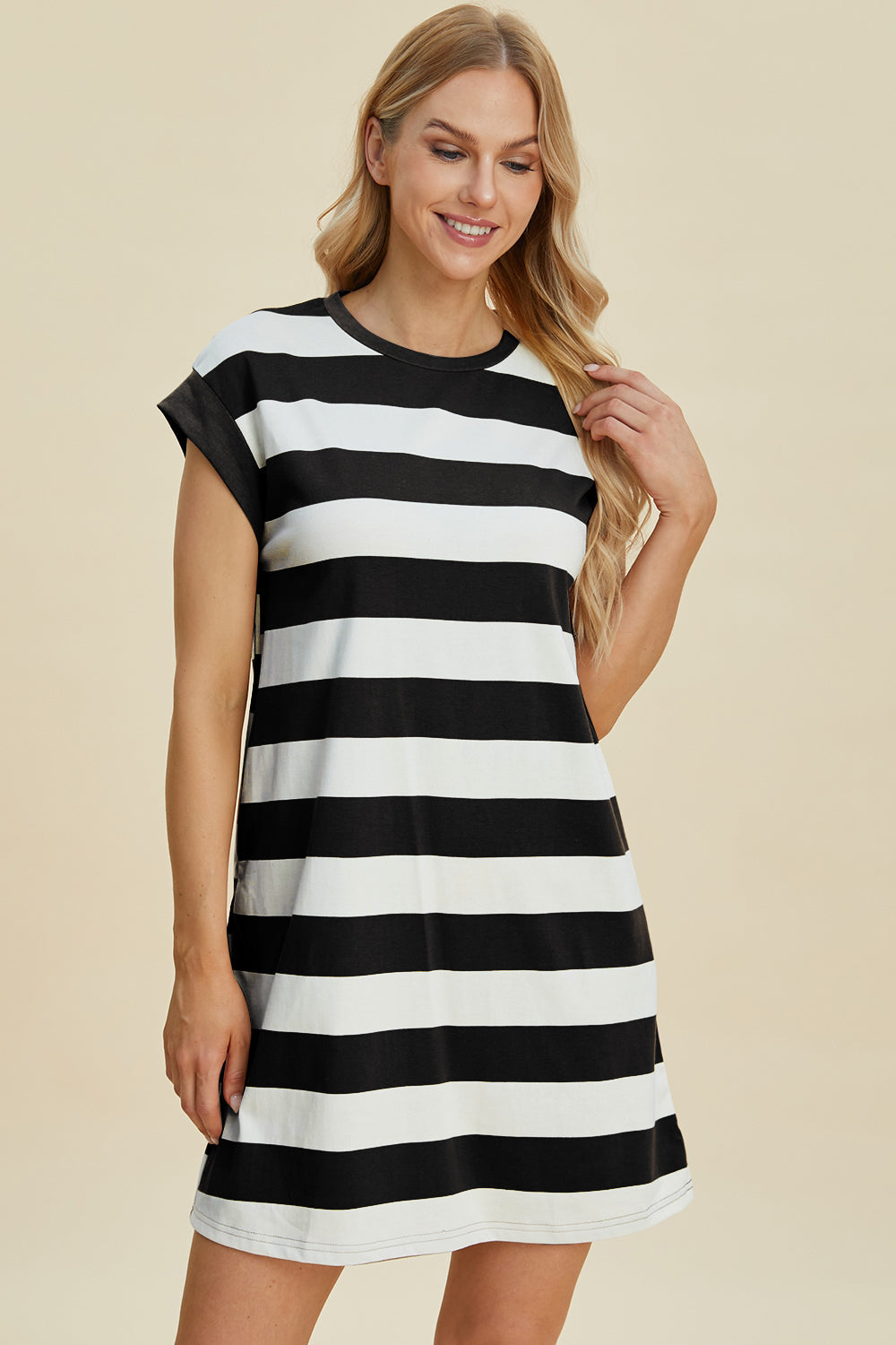 Vestido Mini de Manga Corta a Rayas Chic para Mujeres