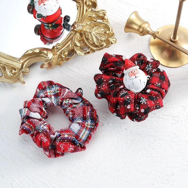 Scrunchie Navideño de Moda Hecho a Mano - Accesorio para el Cabello de 4.38 Pulgadas