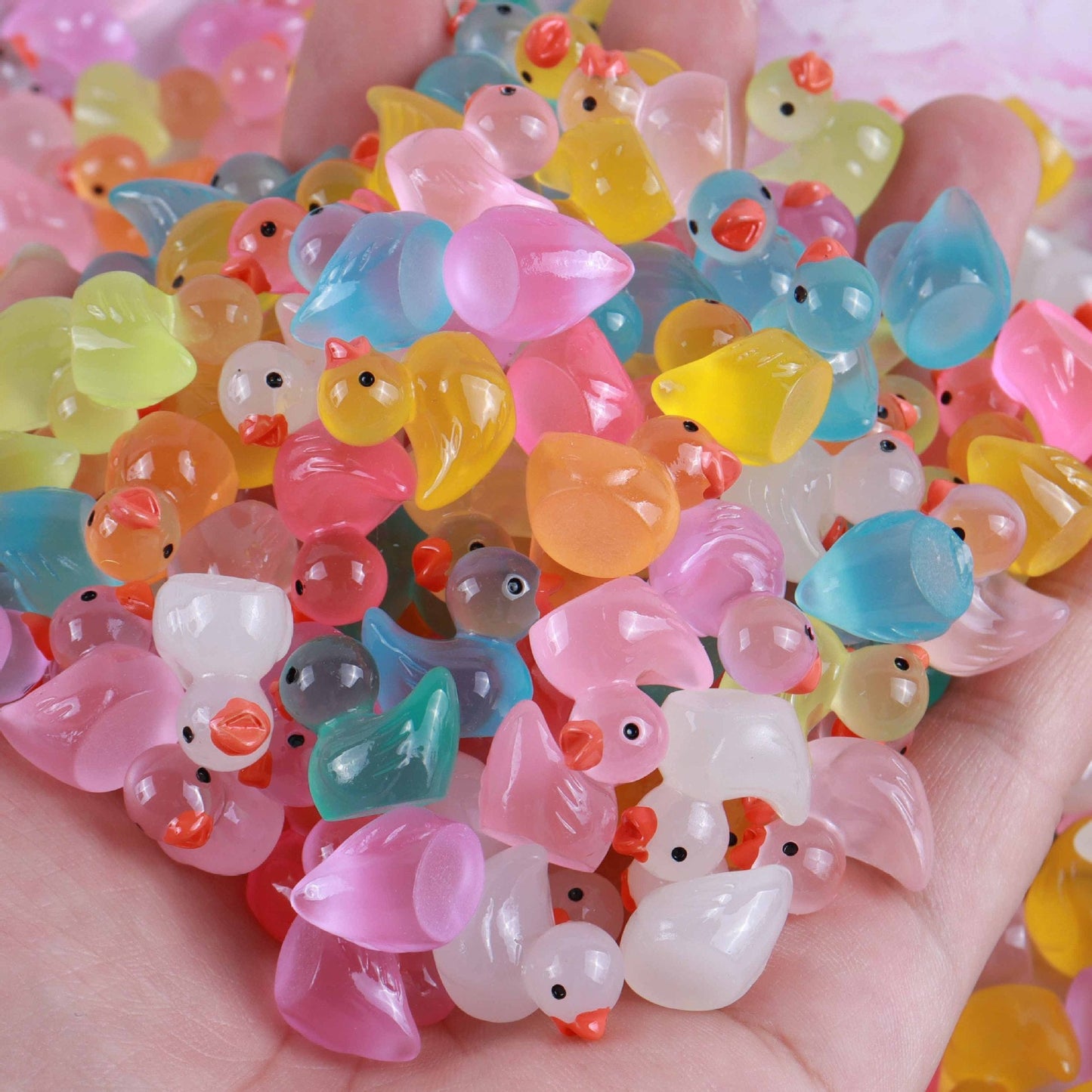 Resin luminous cartoon three-dimensional cute cartoon duck DIY car ornament keychain micro landscape hair clip decoration - Korvel