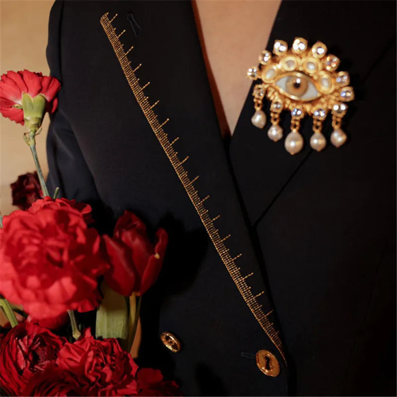 New Exaggerated Devil's Eye Brooch Baroque Pearl Tassel for Men Women Unisex Pin Jewelry European And American Vintage - Korvel