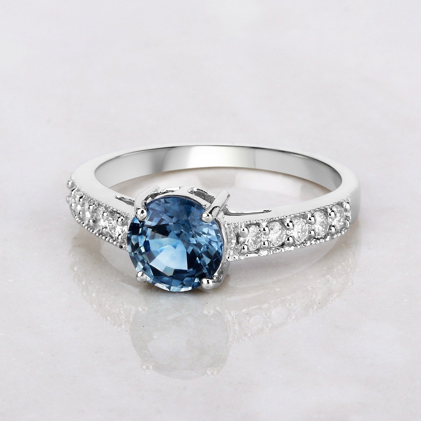 Bague de fiançailles en or blanc 14K avec saphir bleu et diamants de 1,90 carat