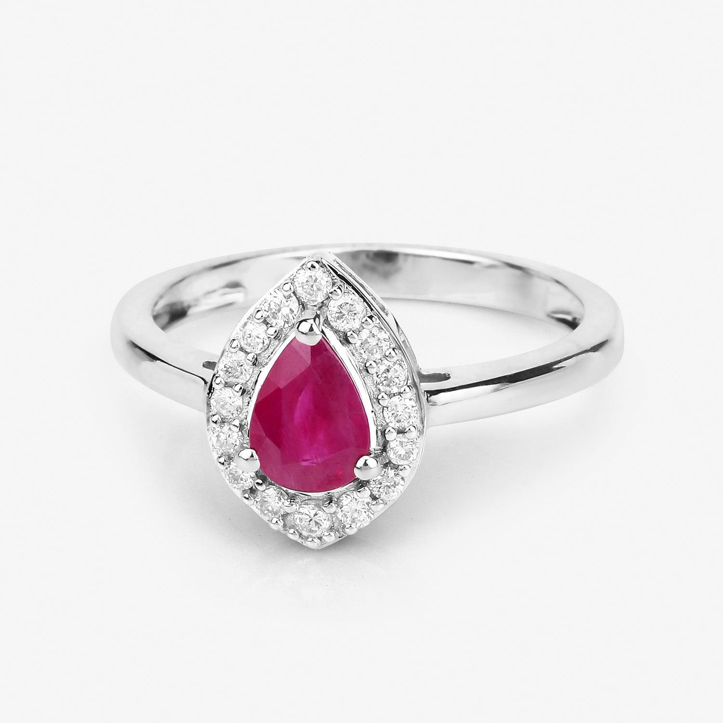 Anillo de Compromiso de Rubí y Diamante de 0.92 Quilates en Oro Blanco de 14K