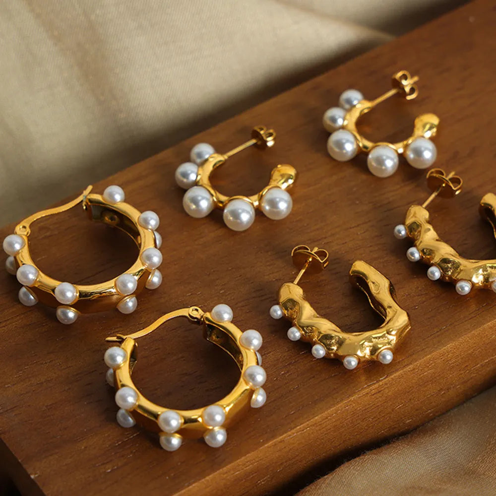 Boucles d'oreilles élégantes en perles synthétiques plaquées or 18K