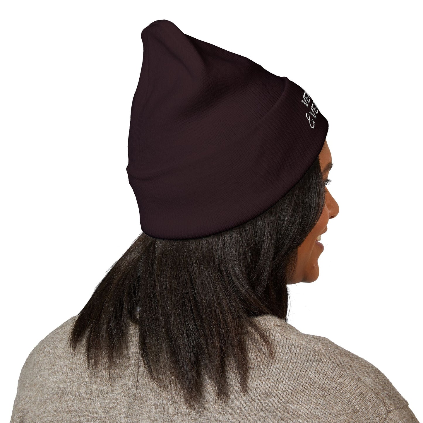Bonnet tricoté brodé très légal et très cool