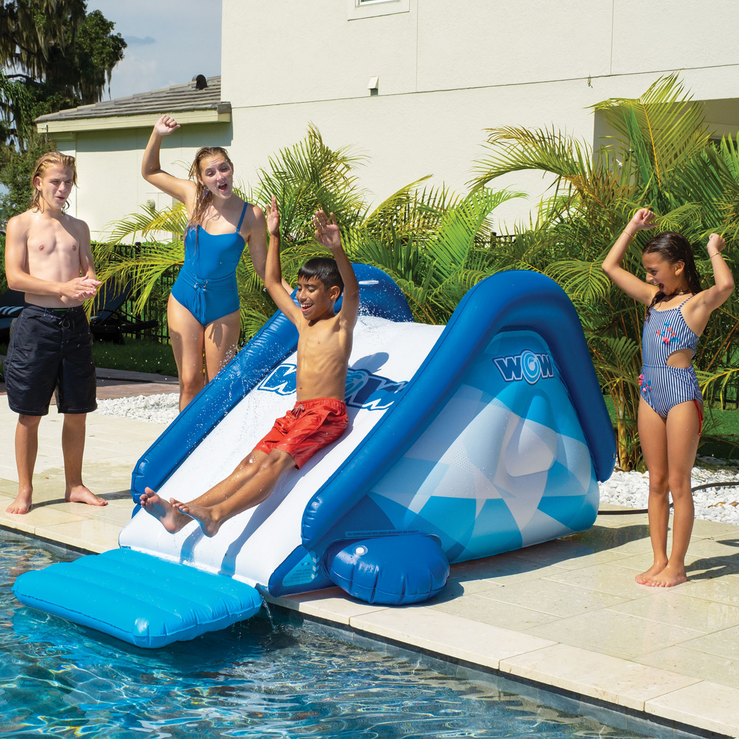 Toboggan de piscine gonflable WOW Sports