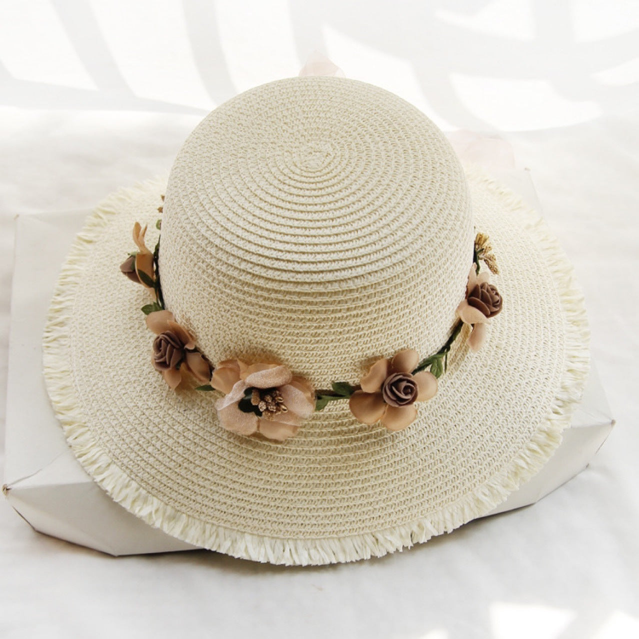 Elegant Beach Straw Hat for Women - Stylish Sun Protection