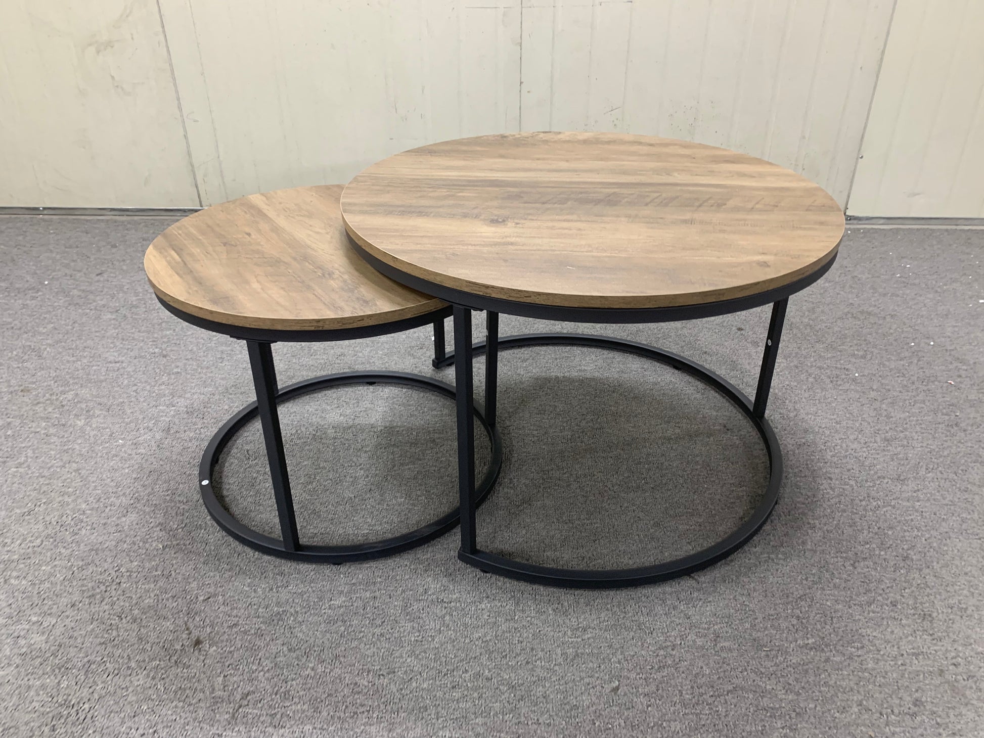 A set of nested coffee tables, 27.6-inch round coffee table, industrial wood veneer, with sturdy metal frame (brown) - Korvel