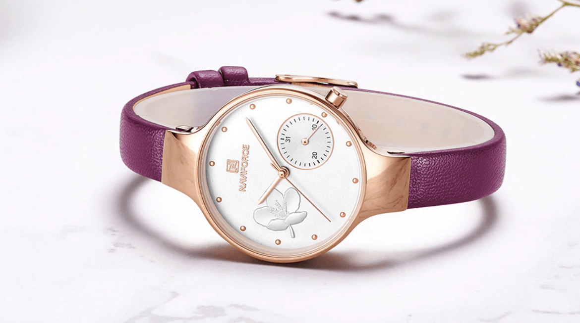 Montre analogique à quartz élégante pour femmes avec bracelet en cuir