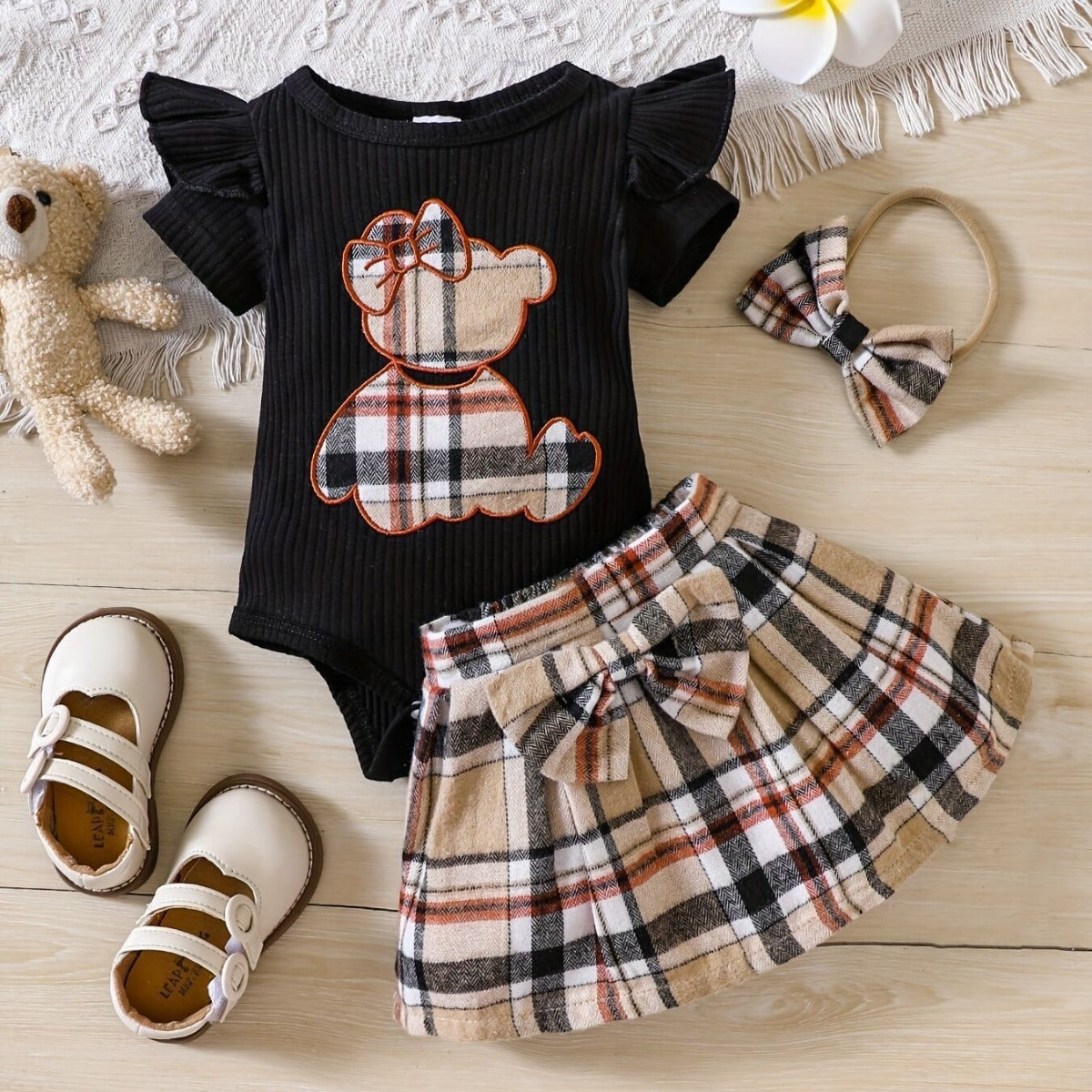 Charmant ensemble d'été pour fille nouveau-née avec broderie d'ours en peluche