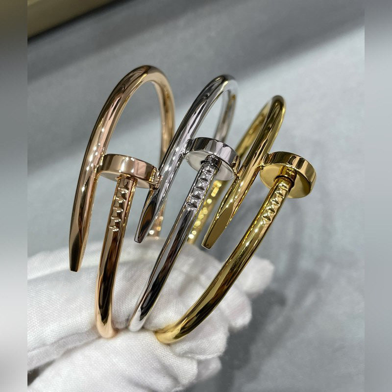 Bracelet à vis V-Gold en diamant pavé - Bracelet en acier titane élégant