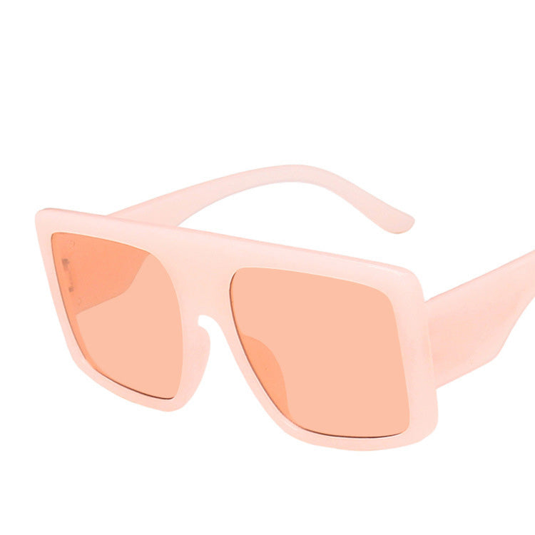 Retro Large Frame Sunglasses for Trendsetters