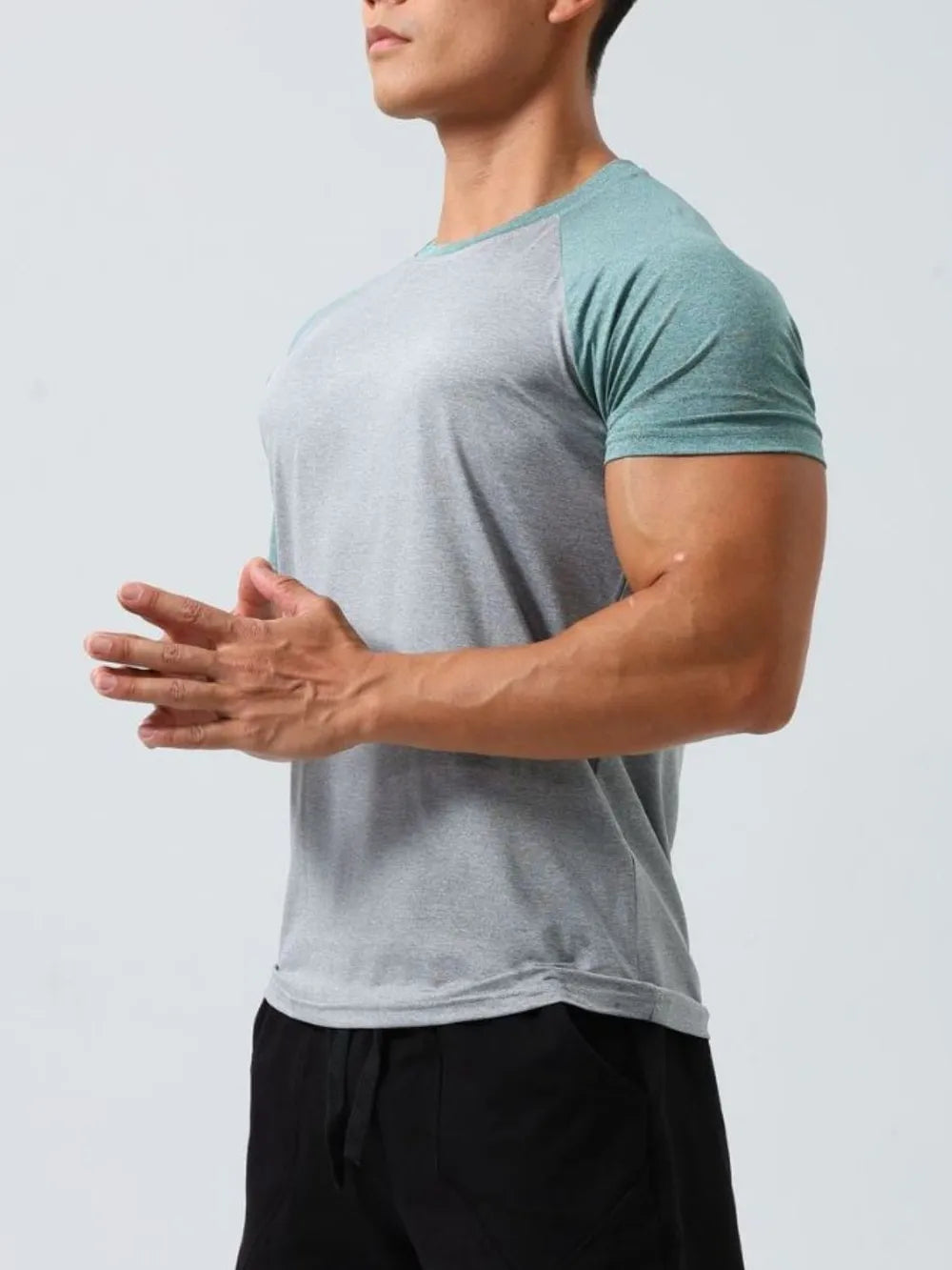 Camiseta de manga corta con cuello redondo para hombres en tallas grandes