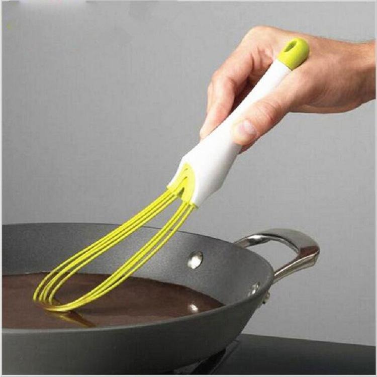 Rotating plastic egg beater multifunctional manual egg mixer easy to clean and dough baking tool - Korvel