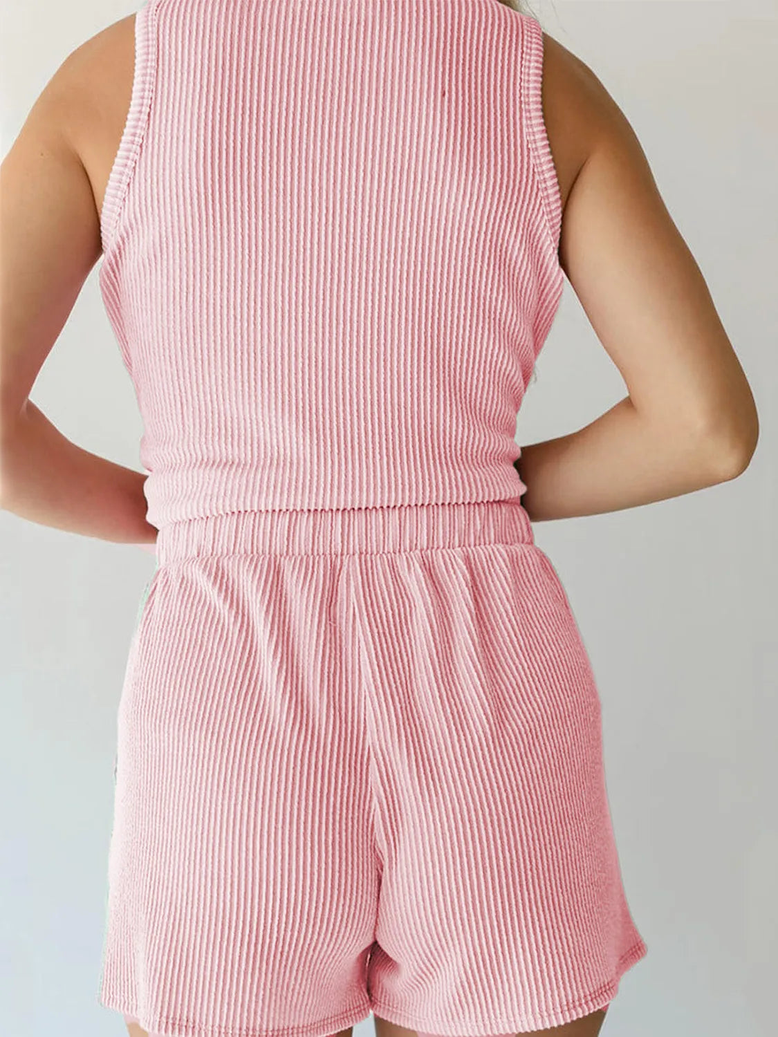 Conjunto de Top Sin Mangas de Cuello Redondo y Pantalones Cortos