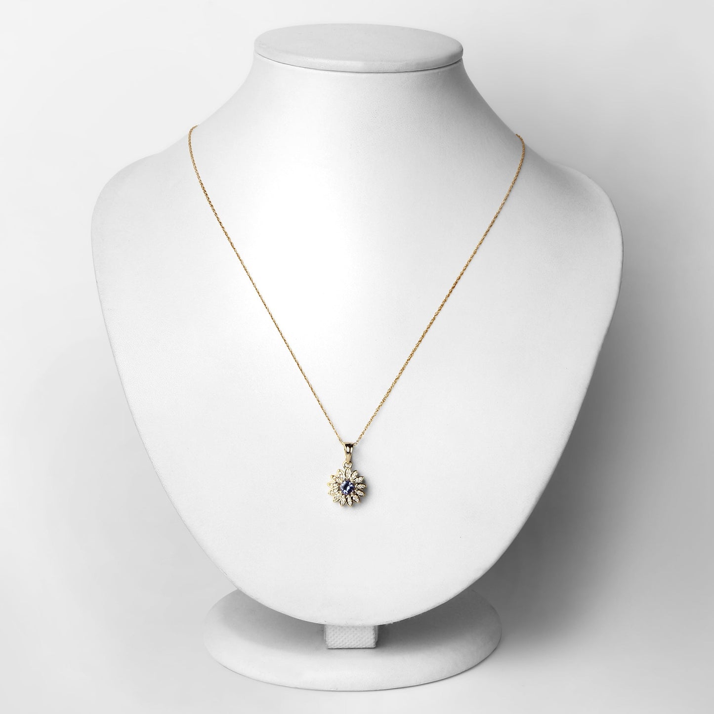 Pendentif en Tanzanite et Diamants Blancs de 0,31 Carat en Or 14K
