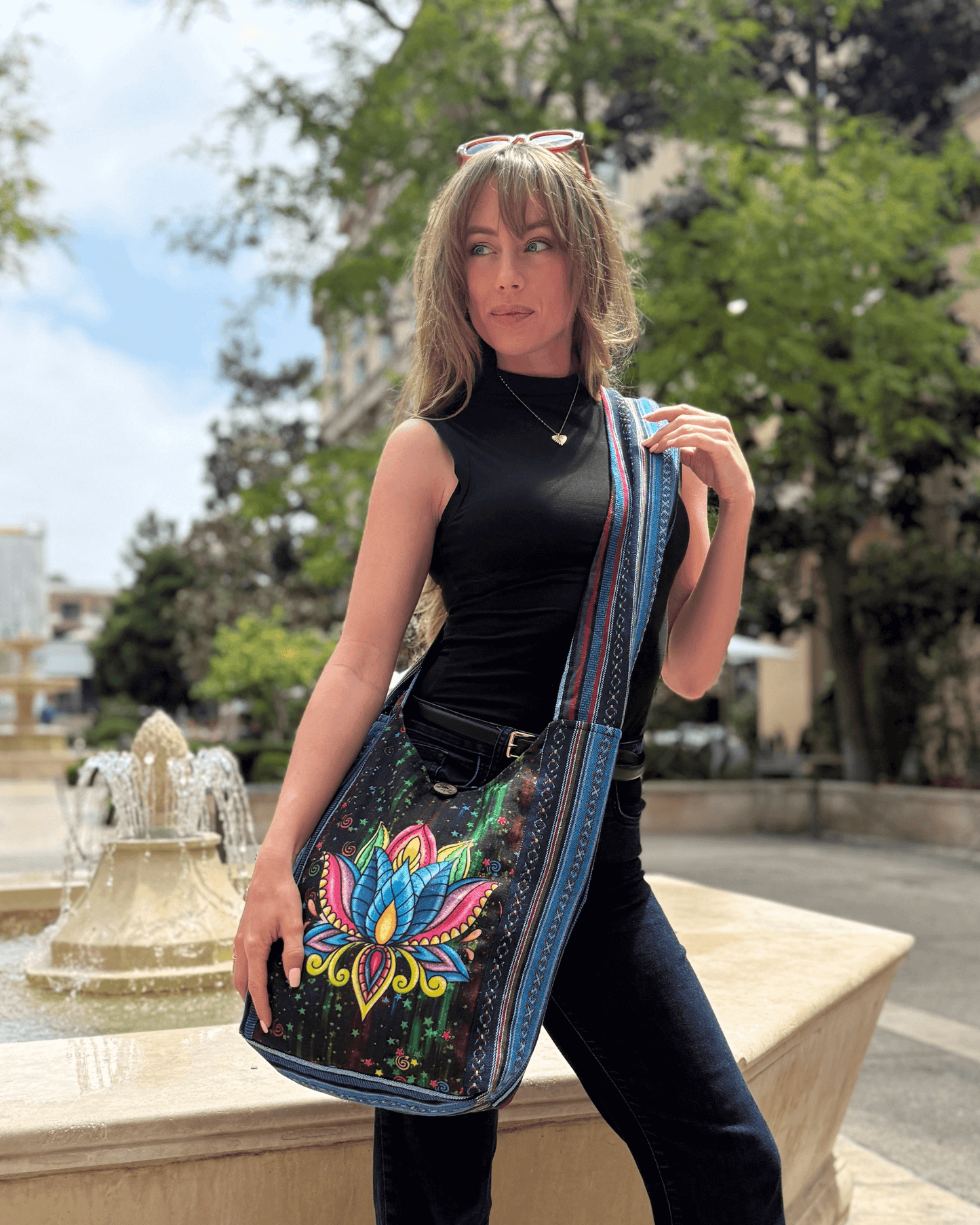 Sac à bandoulière Lotus fait main de la collection Kathmandu
