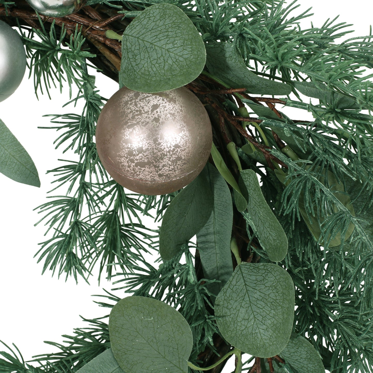 22" BERRY/EUCALYPTUS/PINECONE WREATH - Korvel