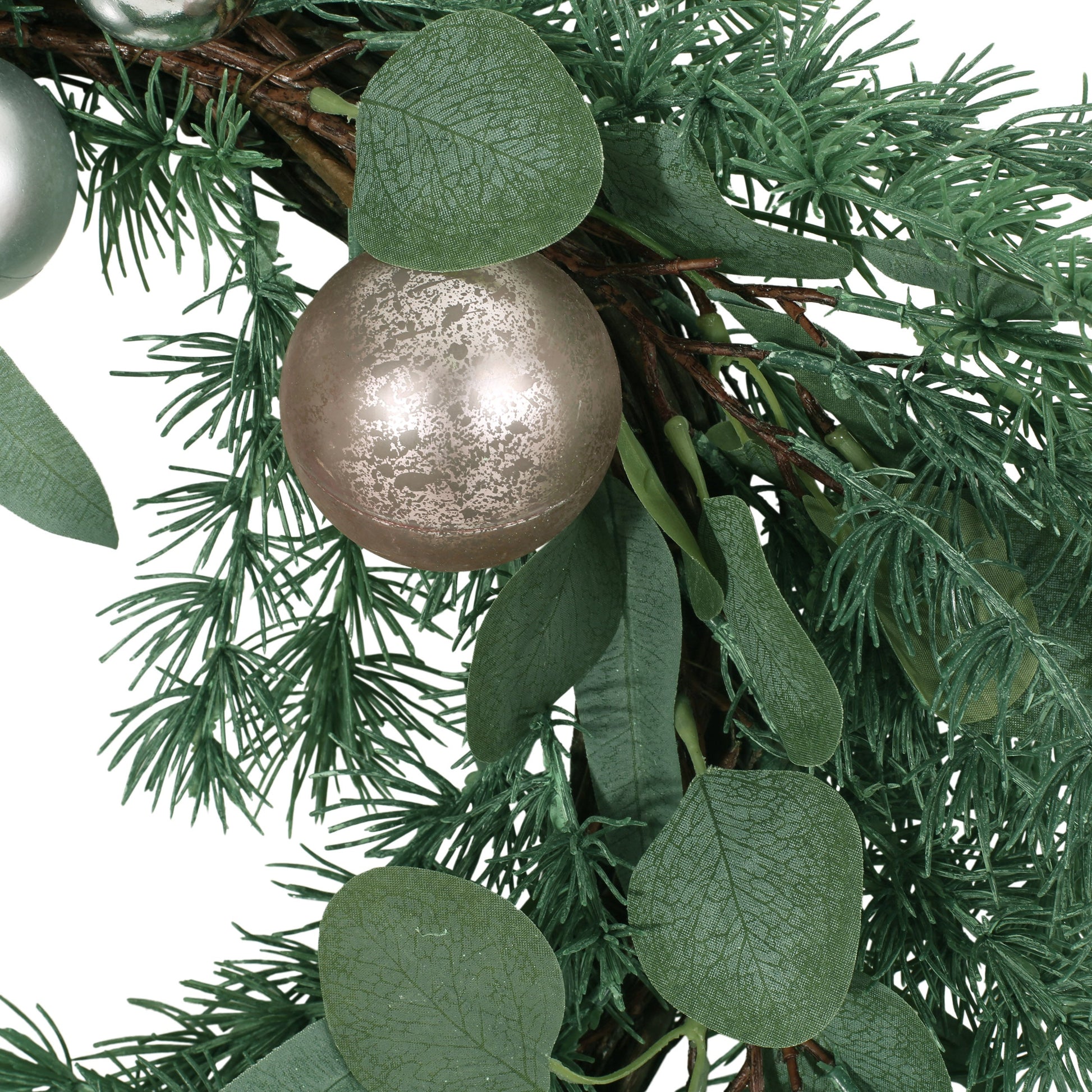22" BERRY/EUCALYPTUS/PINECONE WREATH - Korvel