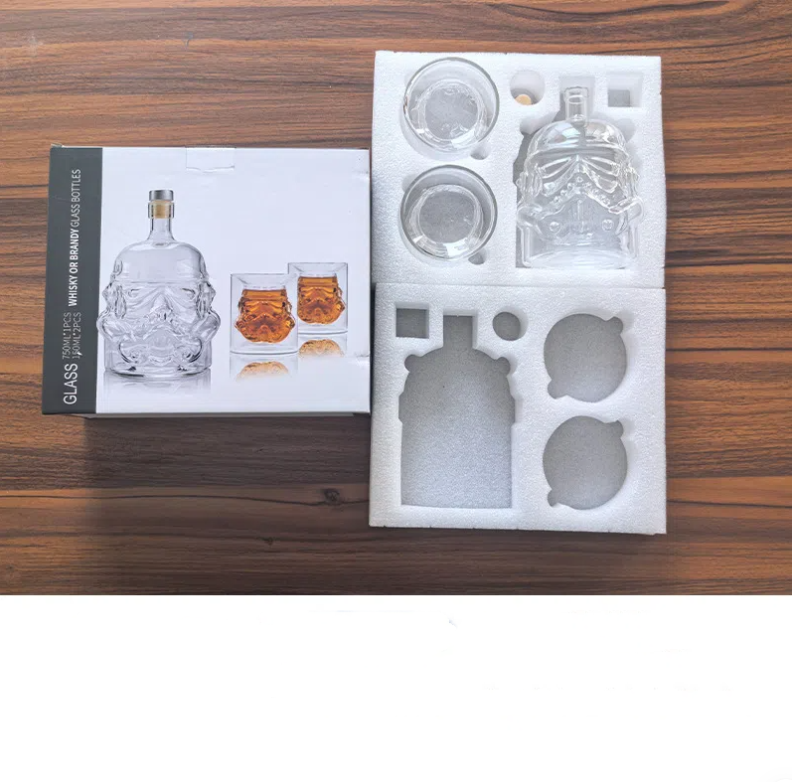 High borosilicate heat-resistant and cold resistant glass wine bottle Star Wars White Soldier glass wine bottle creative decanter liquor dispenser - Korvel