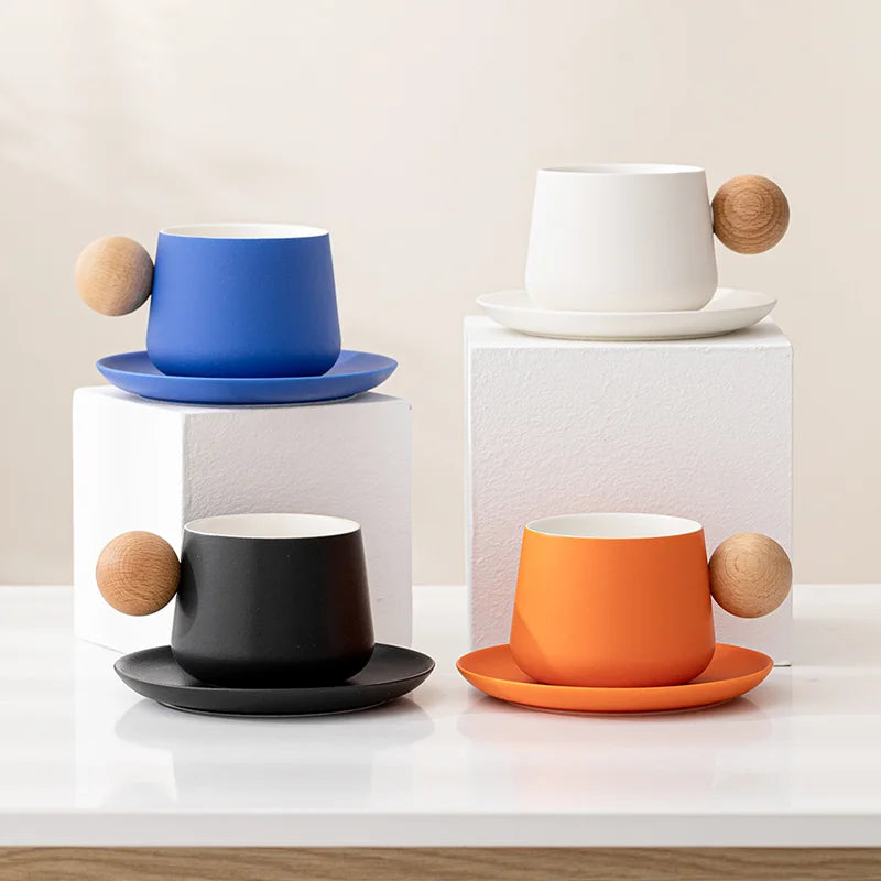 Ensemble de tasse et soucoupe en céramique élégante