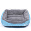 Cama para mascotas de felpa suave y acogedora con fondo impermeable