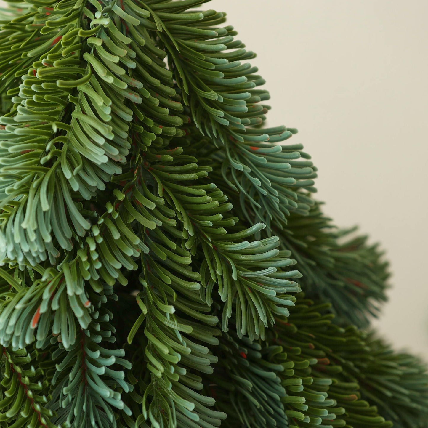 Novelson Mini Christmas Tree - Elegant Desktop Decoration