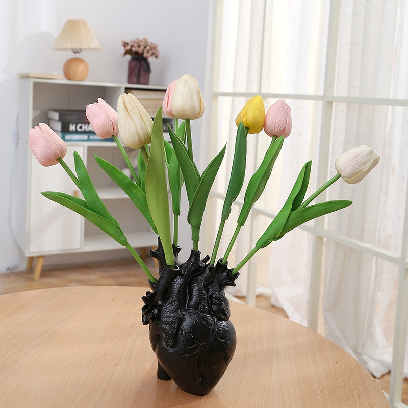Heart-Shaped Resin Flower Vase for Elegant Home Decor