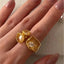 Anillo de Pareja Retro de Perla Dorada con Diseño Creativo de Alas