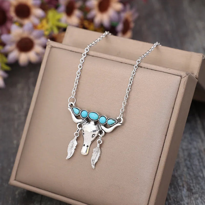 Artificial Turquoise Cow Shape Necklace - Korvel