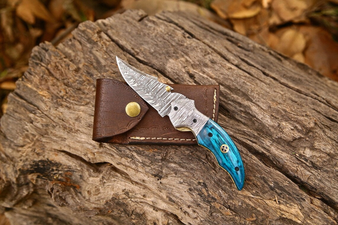 Exquisite Custom Damascus Steel EDC Folding Knife – Unique Wood Handle, 3-Inch Blade, Leather Sheath – Perfect for Weddings - Korvel