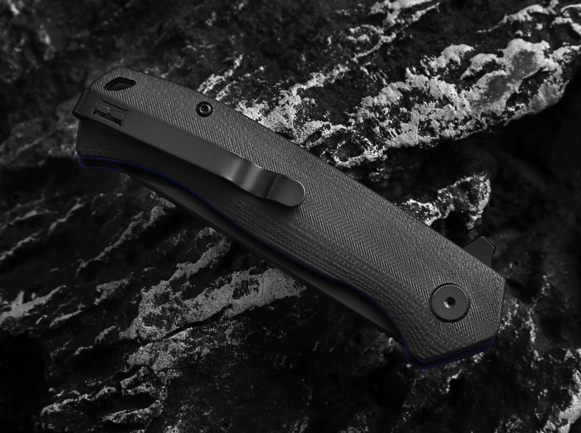 The Pathfinder Folding Pocket Knife Giftset for Men and Women (Black and Blue) - Korvel