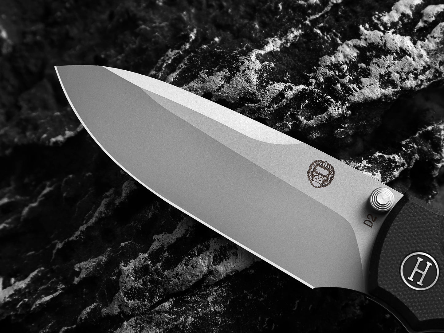 The Ultimate Folding Pocket Knife Gift Set for Adventurers (Sand & Black) - Korvel