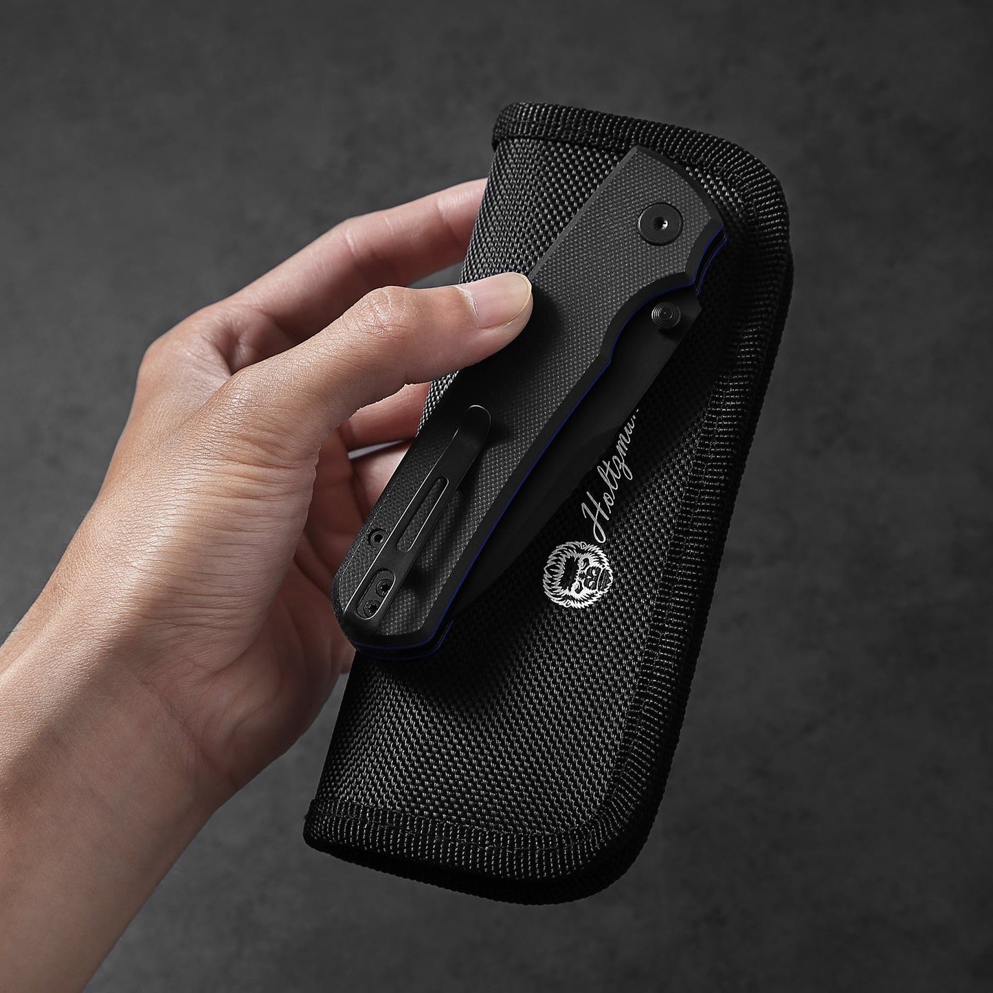 The Ultimate Folding Pocket Knife Gift Set for Outdoor Enthusiasts (Black & Blue) - Korvel