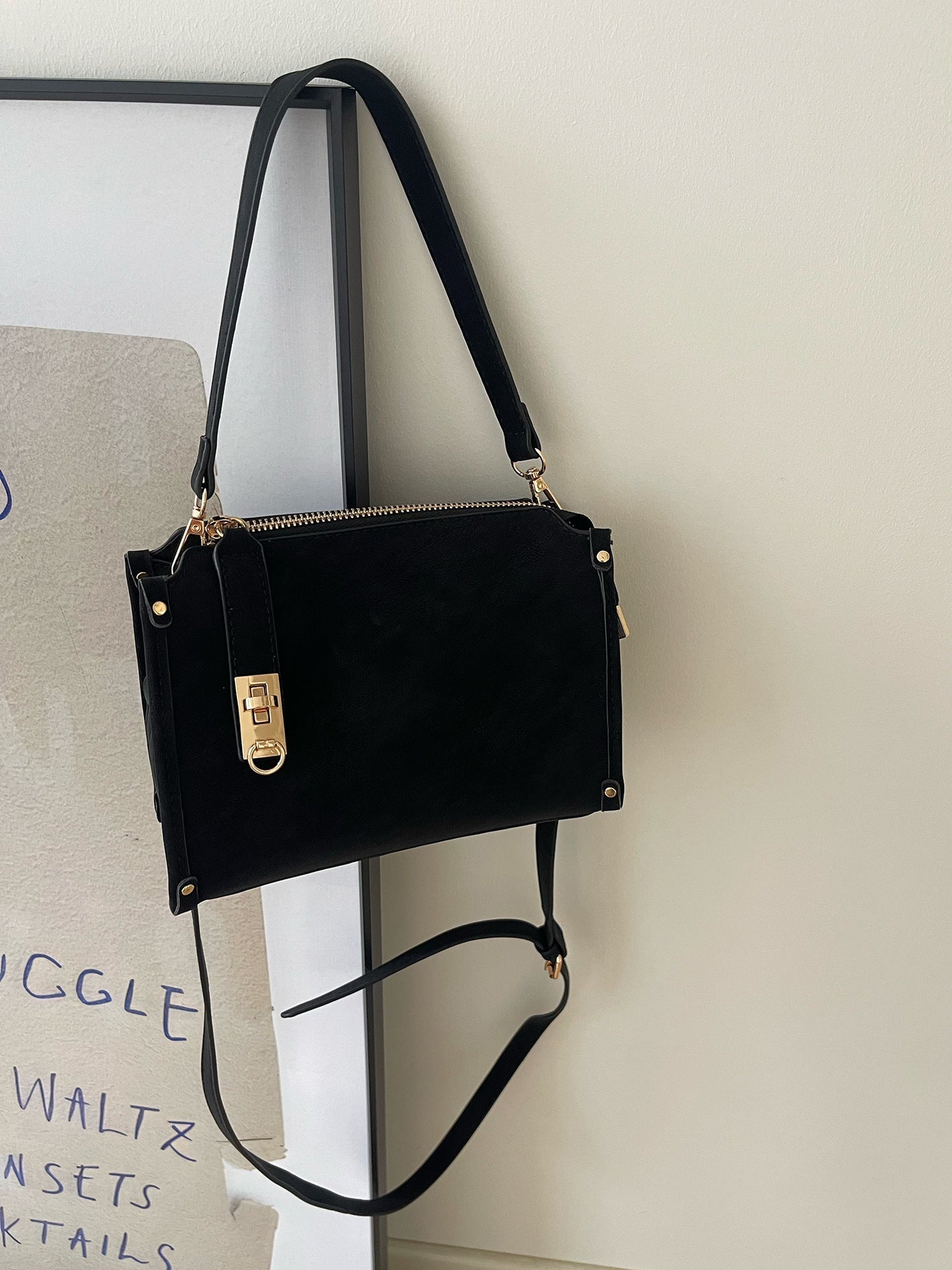Stylish Women's Zipper Shoulder Bag for Everyday Use
