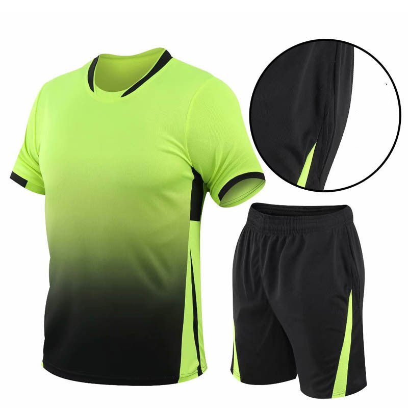 Conjunto de camiseta de manga corta suelta y pantalones cortos con degradado de verano