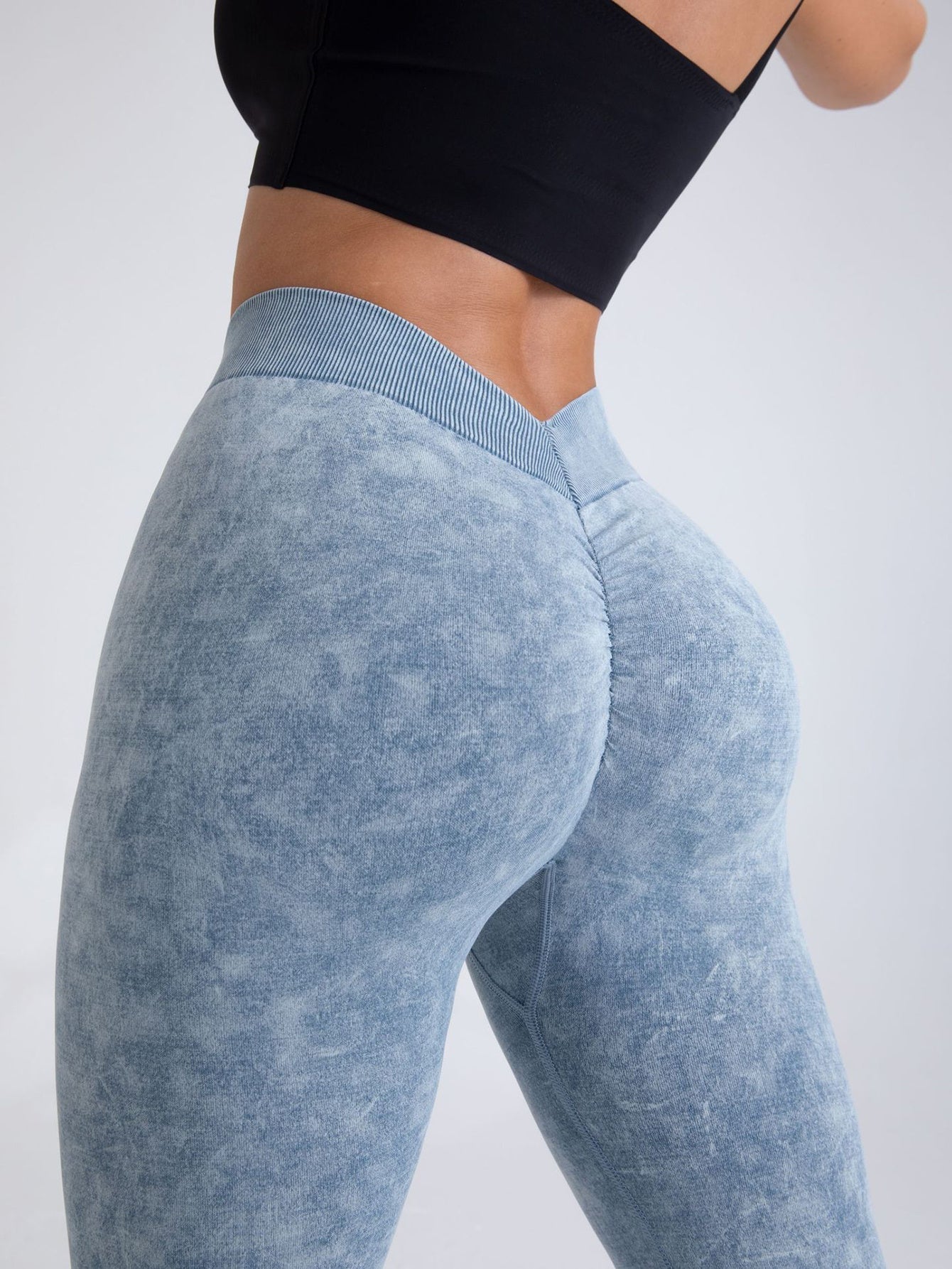 Leggings Scrunch V-Back PeachyFit: Muévete con Confianza