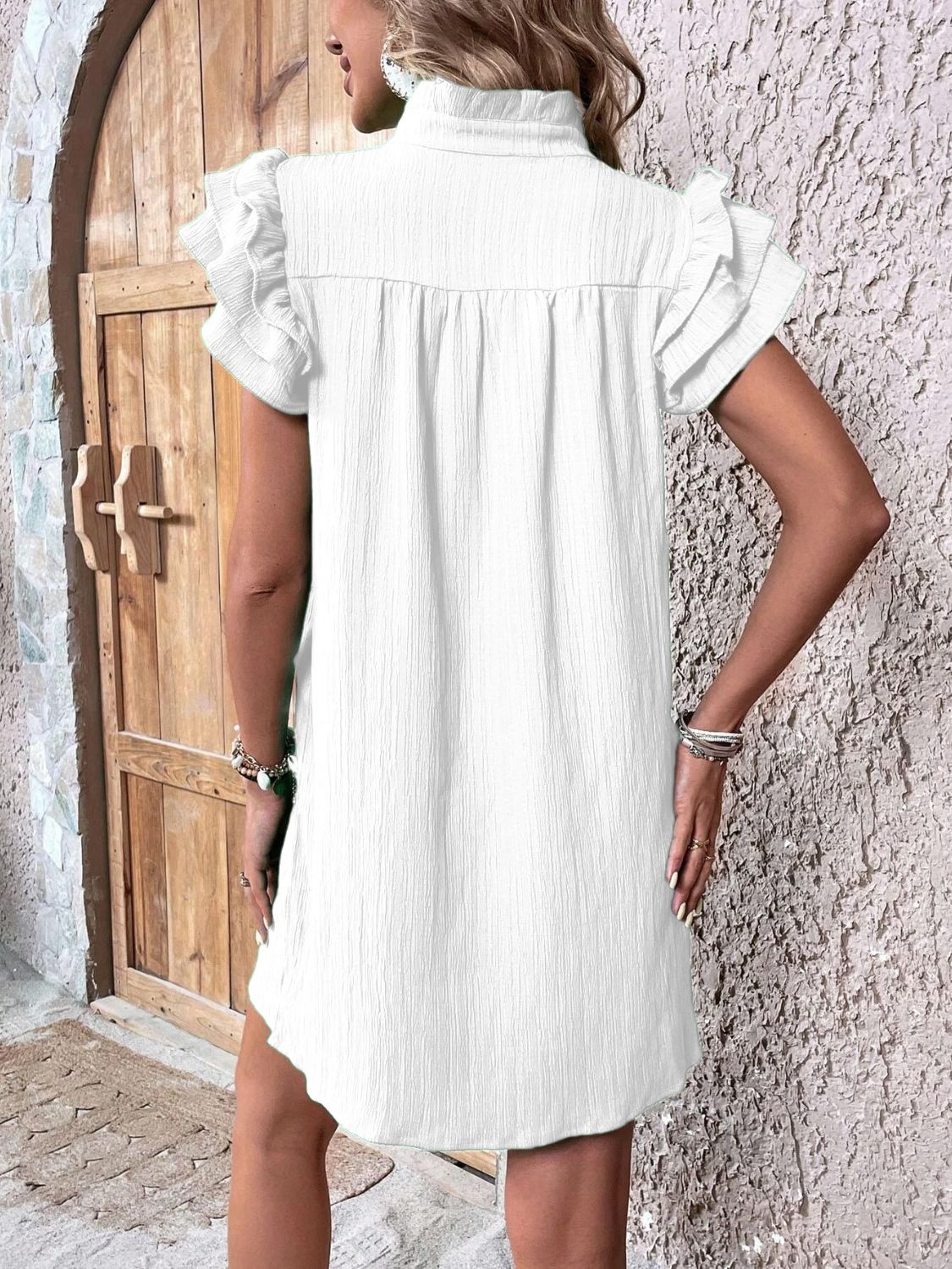 Robe Mini Élégante à Manches Courtes Volantes