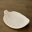 Plato de Joyas de Porcelana en Forma de Hoja - Acento Elegante para el Hogar