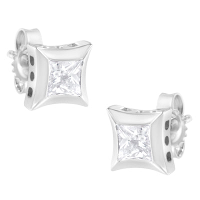 Pendientes de diamantes en corte princesa de oro blanco de 10 quilates con engaste invisible