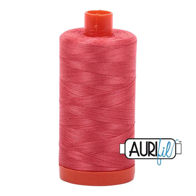 5002 Rojo Medio Aurifil Algodón 50wt Carrete Grande