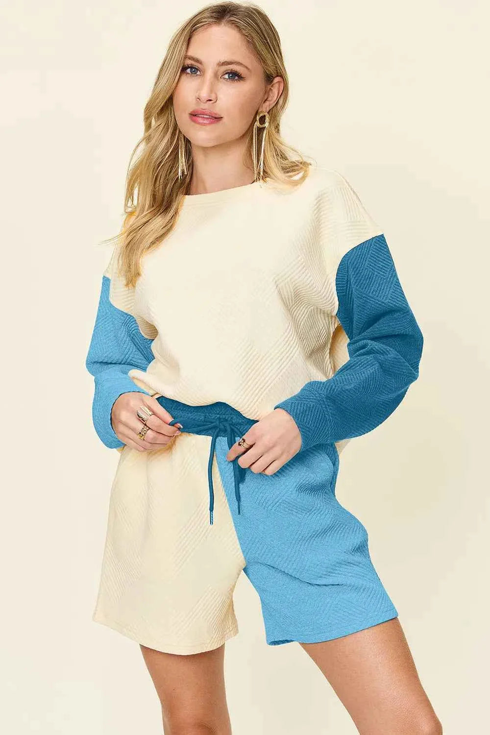 Conjunto de Hombros de Dos Piezas con Bolsillos Contrastantes