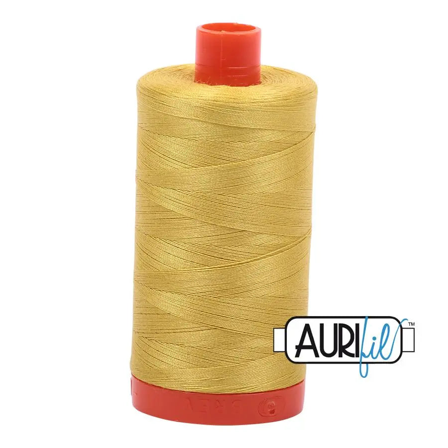 Bobine large Aurifil en coton 50wt jaune or 5015