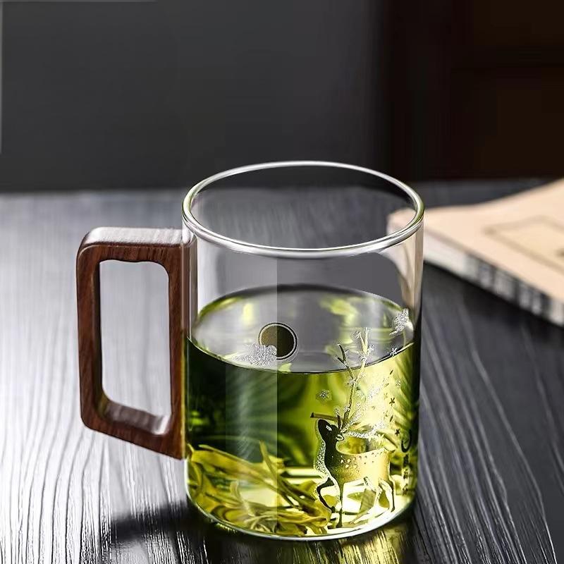 High end green tea cup with walnut handle and lid. High temperature resistant glass office drinking cup - Korvel