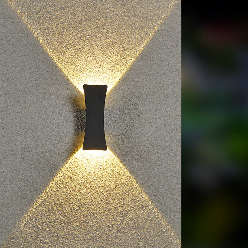 Lámpara de pared exterior impermeable premium para jardines de villa