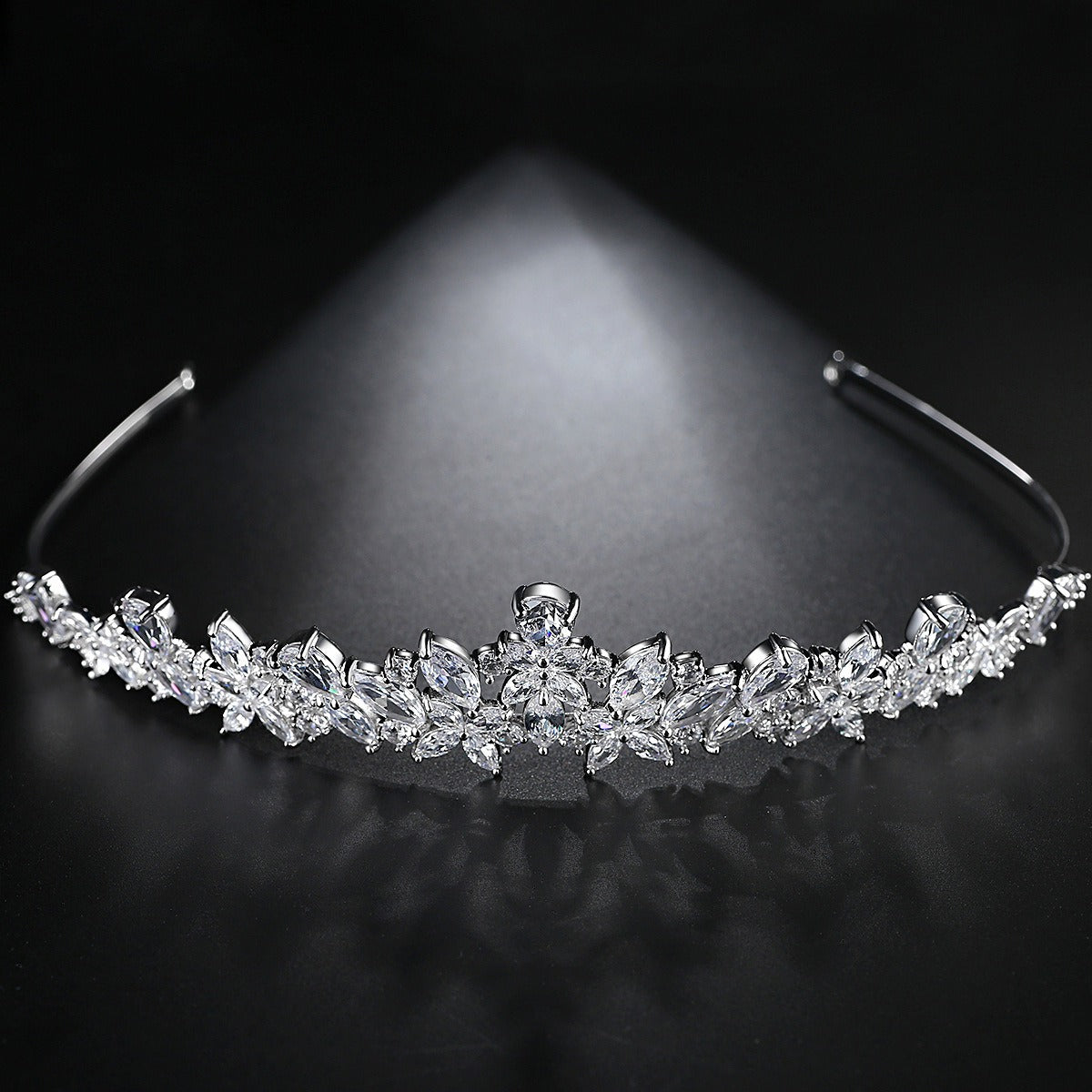 Diadema de Zirconio de Cobre Elegante para Ocasiones Especiales