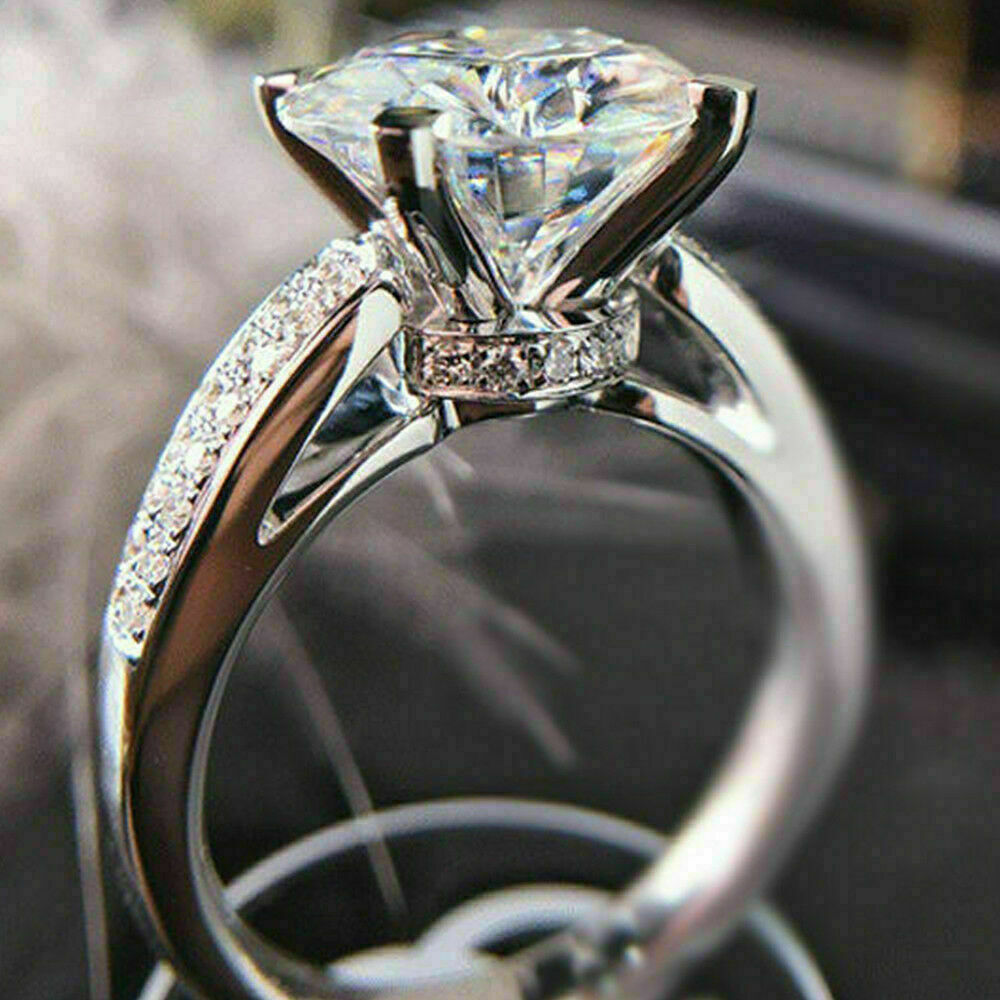 Korean version of light luxury fashion four claw flower bud simulation diamond ring engagement and proposal ring - Korvel