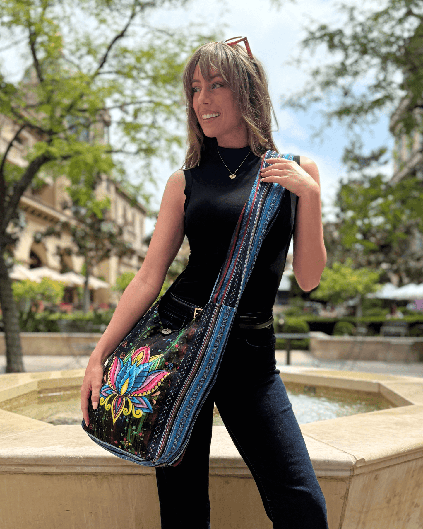 Sac à bandoulière Lotus fait main de la collection Kathmandu