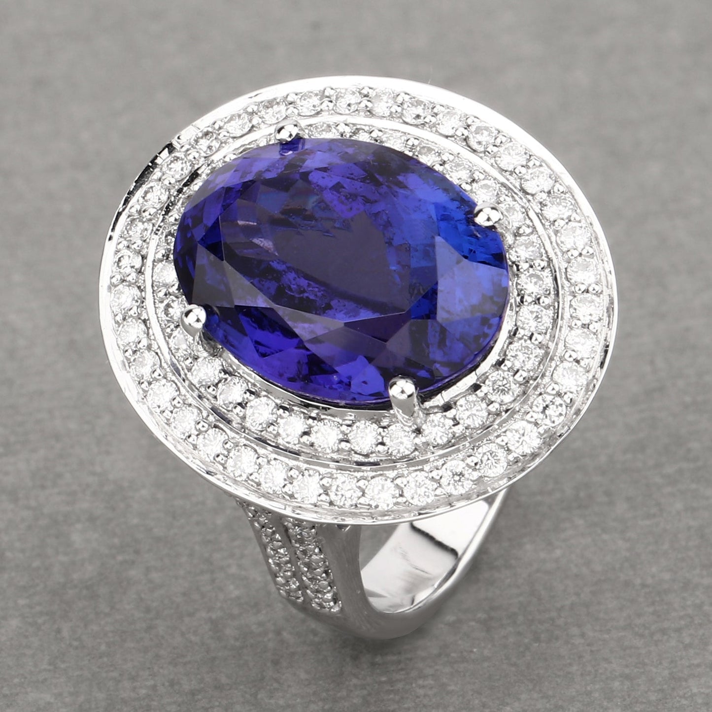 13.78 Carat Genuine Tanzanite and Diamond 18K White Gold Ring