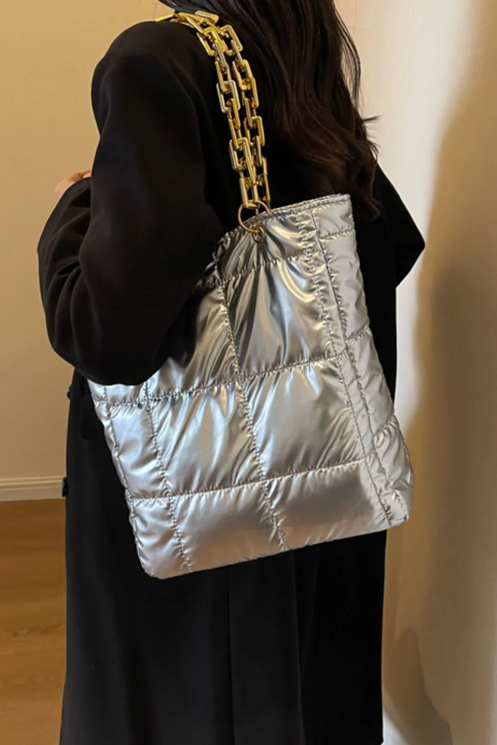 Bubble Texture Chain Handbag - Korvel